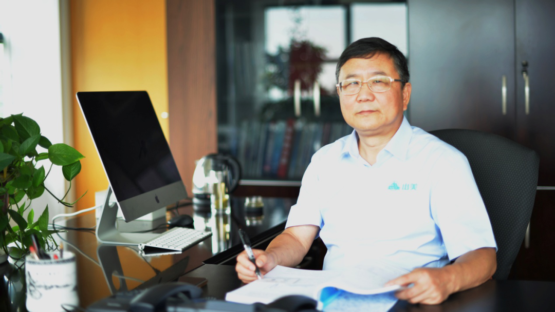 楊安民從業(yè)卅五周年系列報(bào)道--“三十五年磨一劍，山更美，業(yè)更精”專訪